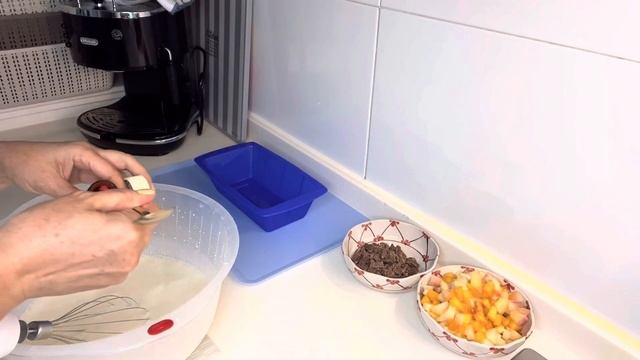 Нежное вкусное сливочное мороженое с персиком и шоколадом! смотреть онлайн