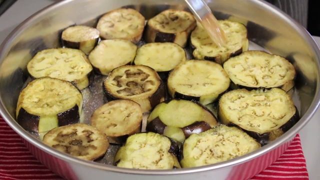 Турецкая Мусака - Баклажаны с фаршем под сыром. Patlıcan Musakka смотреть онлайн