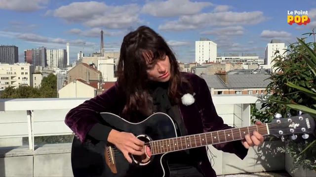 Liset Alea reprend "Golden Brown" des Stranglers смотреть онлайн