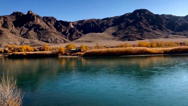 Вид с левого берега на реку Или. Алматинская область. Октябрь. смотреть онлайн