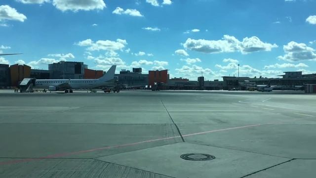 Экскурсия вокруг терминалов аэропорта Шереметьево. Часть 1 смотреть онлайн