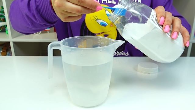 ЧТО ВНУТРИ ГИГАНТСКИХ АНТИСТРЕССОВ? Я в ШОКЕ! РАЗРЕЗАЮ Самые Дорогие АНТИСТРЕССЫ смотреть онлайн