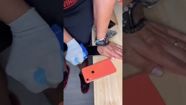 iPhone vs Samsung| Кто крепче ? смотреть онлайн