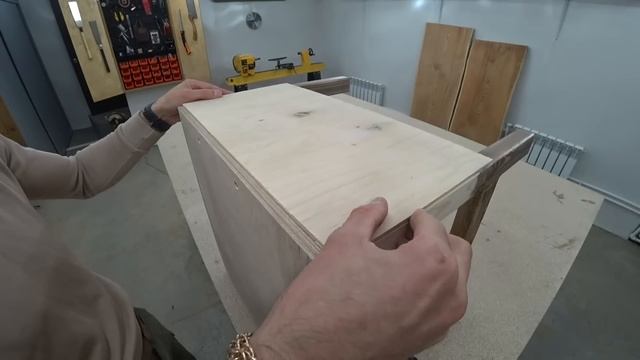 CHEST'ER Making Furniture | POUF BANQUETTE
