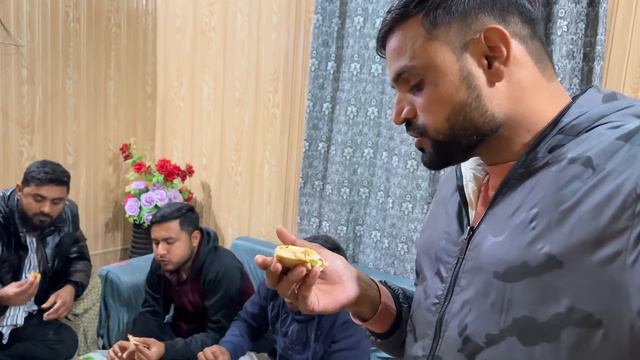 Aaj Hui Pizza 🍕 Party 🎉 смотреть онлайн