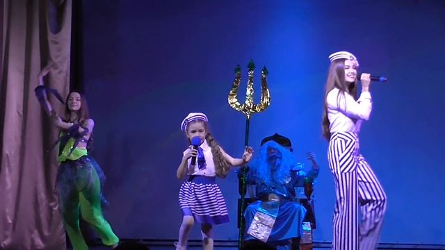 Эль Валерия и Стародубова Вероника - "В синем море" смотреть онлайн