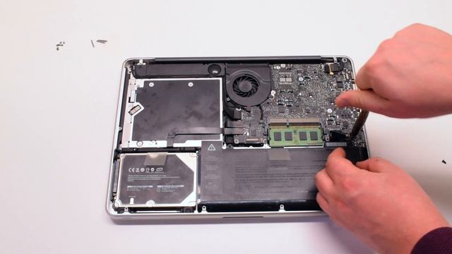 2010 Macbook Pro 13" A1278 Battery Replacement смотреть онлайн