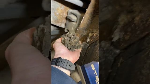 Грязь под задним подкрылком freelander 2 смотреть онлайн