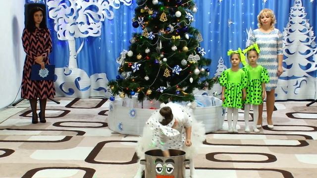 Новогодний утренник в Детском саду, группа "ПОДСОЛНУШКИ". Эльмаз Карачуль, 6 яшында. смотреть онлайн