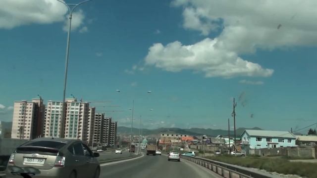 В центр монгольской Гоби: от Мандалгоби до границы смотреть онлайн