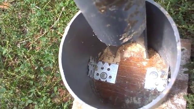 Самодельная бункерная кормушка для птиц (куры, гуси, павлины, фазаны и др.) смотреть онлайн