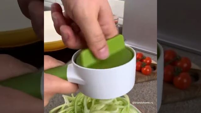 Терка спиралайзер компактная SpiroGo зеленая от Joseph Joseph смотреть онлайн