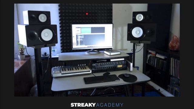 Pro Engineer Reacts to CRAZY HOME STUDIO Setups! смотреть онлайн