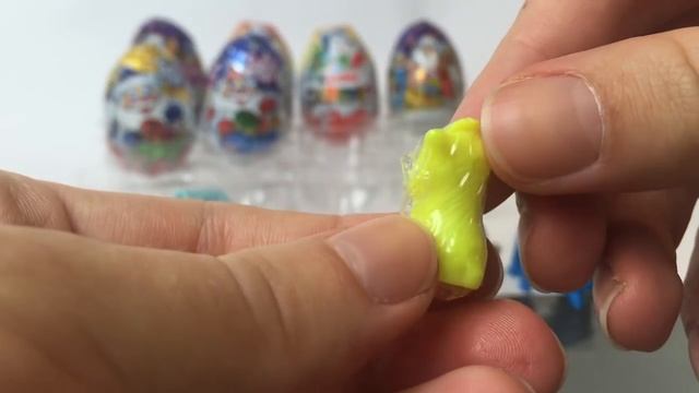 НОВЫЙ киндер джой Новогодний! Новогодние киндеры и сюрпризы смотреть онлайн