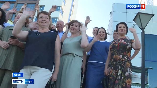 Орловцы, прославившиеся в шоу Андрея Малахова», дали концерт для св ( 1080 X 1920 ).mp4 смотреть онлайн