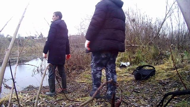 ПОИСКОВЫЙ МАГНИТ!! НАШЛИ ЗАБРОШЕННОЕ БОЛОТО смотреть онлайн