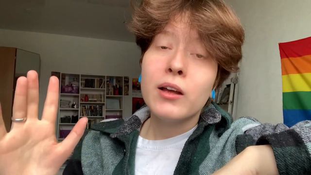 9 минут озвучивает всё, что приходит в голову смотреть онлайн