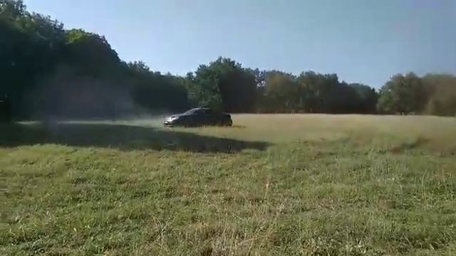 Infiniti M35 4 WD Дрифт в поле