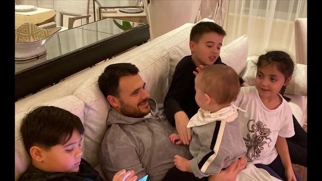 «Модель растет»: Эмин Агаларов впервые показал лицо младшей дочери смотреть онлайн