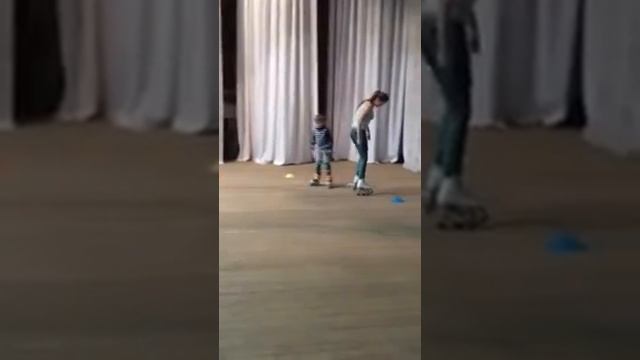 как научить ребенка кататься на роликах.(Быстро и легко) смотреть онлайн