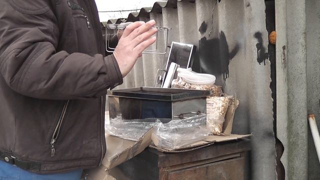 Коптильня для горячего копчения из нержавейки. Небольшой обзор, комплектация. смотреть онлайн