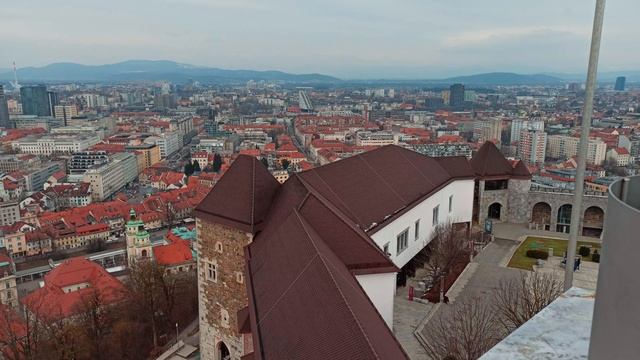 Top of the tower in the castle. Hа вершине башни замкa. смотреть онлайн