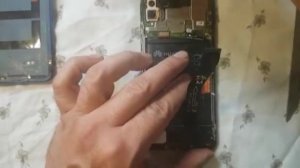Замена аккумулятора ⧸ батареи в смартфоне на примере Хуавей П Смарт 2019 POT-LX1 в домашних условиях