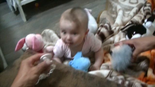 РЕБЁНОК В 6 МЕСЯЦЕВ. Как развлечь малыша ?