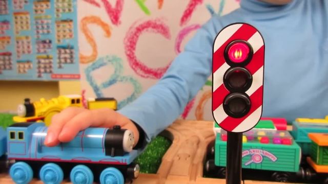 Светофор для паровозиков Томас и его друзья / Детская деревянная железная дорога / Паровозик Томас