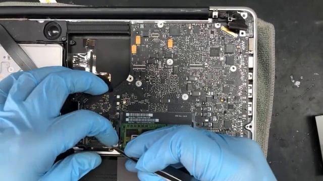 MacBook Pro 2011 空き容量1GB→870 QVO SSD1TB交換修理