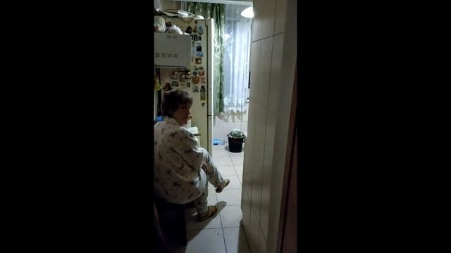 ВЛОГ / ДЕНЬ РОЖДЕНИЯ МАМЫ / ИМЕННИНЫ МАМЫ / СЕМЬЯ / ПОДАРКИ / ГОСТИ смотреть онлайн