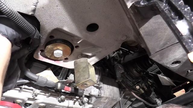 My FERRARI's Engine Almost Fell Out!? // Replacing the F430's Motor Mounts смотреть онлайн