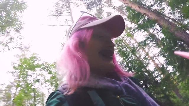 ВЛОГ: Едем за грибами на дачу! Я села на бутылку, а подруга на .... смотреть онлайн