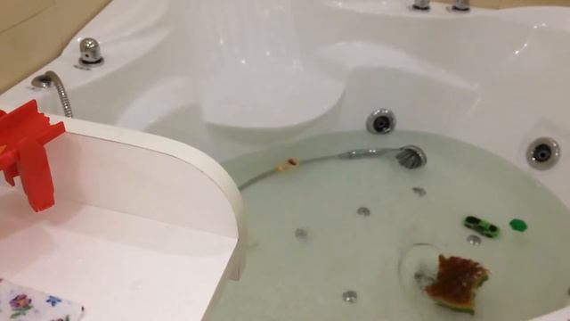 Епичная машинка в ванной смотреть онлайн