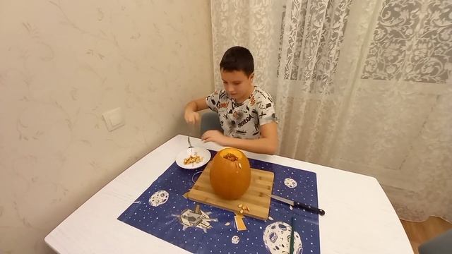 Как сделать тыкву на хэллоуин за 10 минут смотреть онлайн