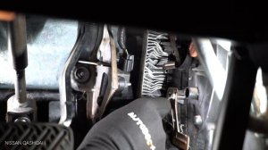 Как заменить салонный фильтр на NISSAN QASHQAI (J10, NJ10) [ВИДЕОУРОК AUTODOC]