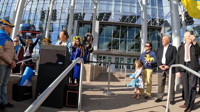 Gold medal skater Oksana Baiul speaks out In Las Vegas at The Rally for peace in Ukraine. смотреть онлайн