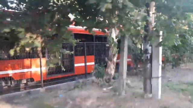 Пока в трамвайном депо делают ремонт трамваи временно на улице. Таганрог. смотреть онлайн