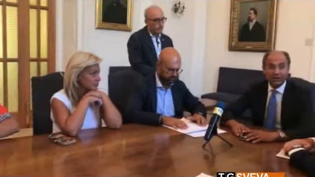 ANDRIA | Rifiuti, nota della Sangalli per smentire il sindaco: “Debito da oltre 10 milioni" смотреть онлайн