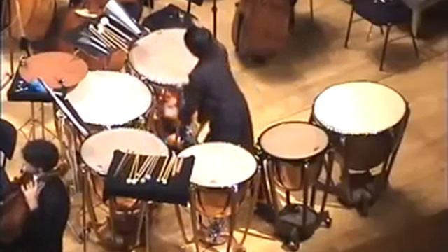 Timpani Drummer’s Crazy Finale Is Startling And More Metal Than You’d Expect From A Symphony смотреть онлайн