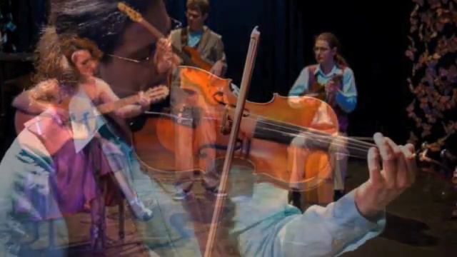 Niki Romijn / Symphony in Blue смотреть онлайн