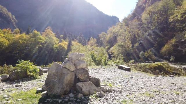 ГЕГСКИЙ ВОДОПАД. ОЗЕРО РИЦА. смотреть онлайн