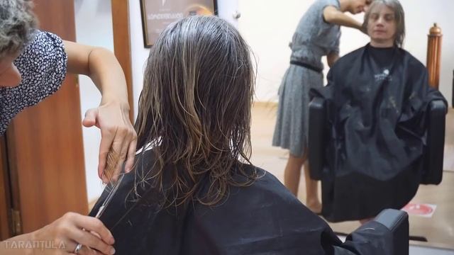 GRAY HAIRCUT FOR MATURE WOMEN  – CUTTING NATURAL COLOR LAYERS