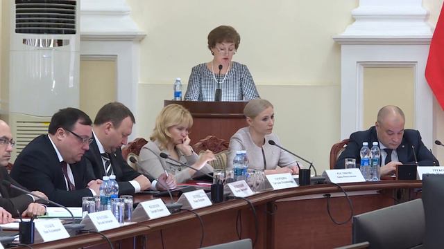 Около двух десятков вопросов из разных сфер рассмотрели на заседании областного Правительства смотреть онлайн