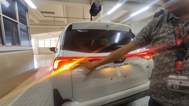 New Toyota Veloz 1.5 Q Cvt White Premium Colour 2023 смотреть онлайн
