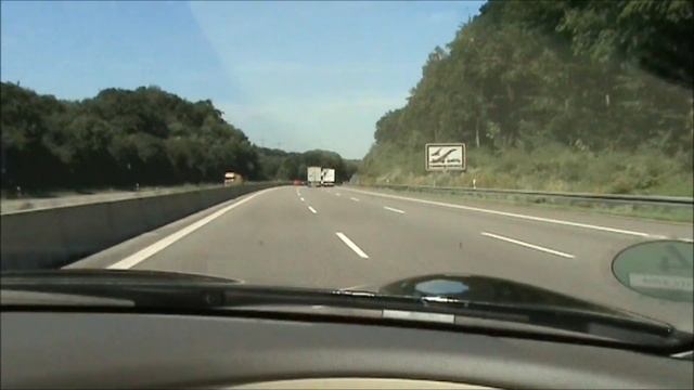 Autobahn speeding with Infiniti FX30 D S,218 Km/h смотреть онлайн