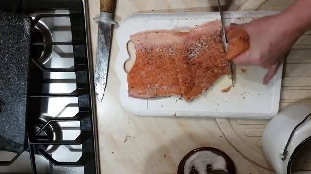 Форель слабой соли рецепт. Как засолить форель смотреть онлайн