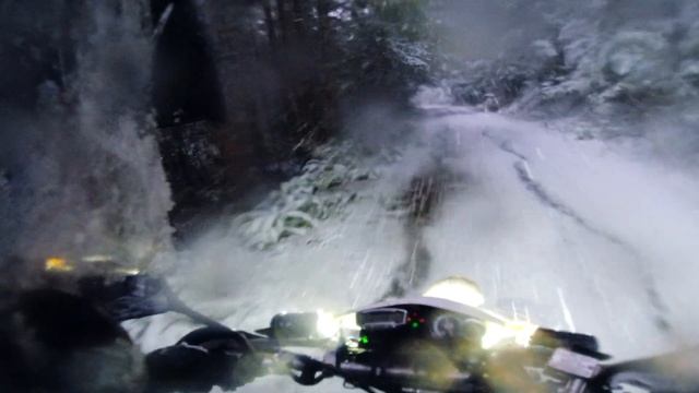 First Snow of the Season || Suzuki DR350 || PNW Dual Sport смотреть онлайн