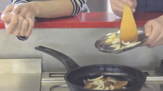 Чем дети занимаются на уроках? Не многие могут досмотреть до конца. смотреть онлайн