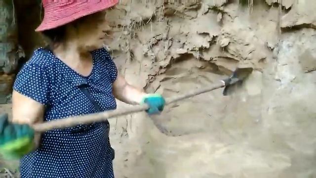 Строим печь для обжига керамики на дровах..1. идем за глиной в карьер смотреть онлайн